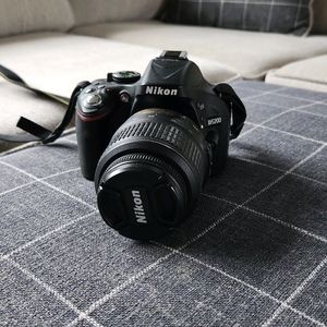Nikon 5200